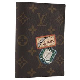 LOUIS VUITTON Monogram Couverture Passport Case M64502 LV Auth 197015SAM Monogram