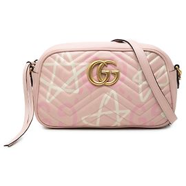 Bolsa Tiracolo Gucci Ghost Small GG Marmont em couro de bezerro matelassé Rosa Rosa