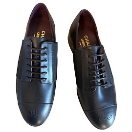Scarpe Oxford Chanel in pelle nera Nero