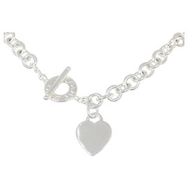Tiffany & Co Colar Tiffany com Pingente de Coração e Fecho Toggle Prata