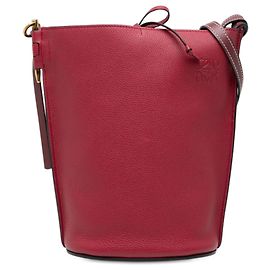 LOEWE Gate Anagram Eimerbeutel aus rotem Leder Rot Bordeaux