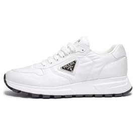Prada Nylon Sneaker Weiß Weiß