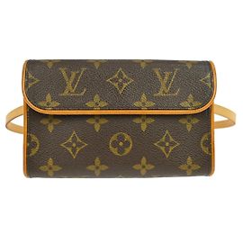 Louis Vuitton Florentine Canvas Medium Castaño