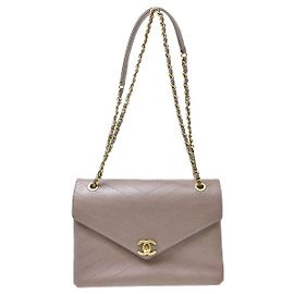 Chanel Envelope Compartment Flap Chevron Calfskin Medium Roxo
