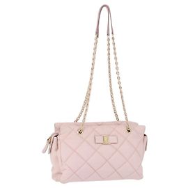Bolsa de Ombro Salvatore Ferragamo Vala Chain em Couro Rosa Tom Dourado Auth 198526A Rosa Outro