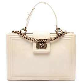Saco Tote Satchel Boy Reverso Chanel em couro de bezerro branco Branco