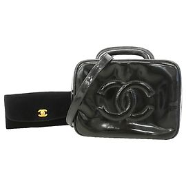 Borsa Vanity Chanel in pelle verniciata nera Nero