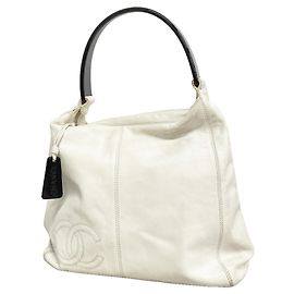 Bolsa de ombro Chanel em couro branco Branco