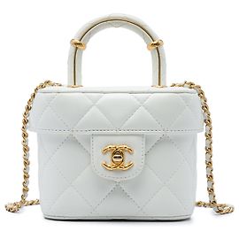 Chanel Mini Vanity Case CC Matelassé em Pele de Cordeiro Branca com Alça Branco