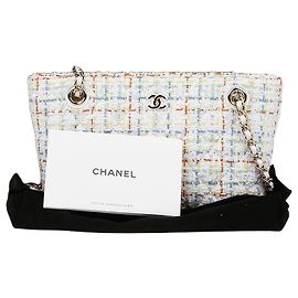 Chanel Mini bolsa de ombro transversal em tweed com corrente Branco