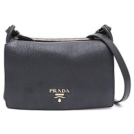 Prada Borsa mini a tracolla con patta VITELLO DINO placcata oro Nero