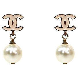 Chanel Brincos CC com pérolas pendentes Rosa