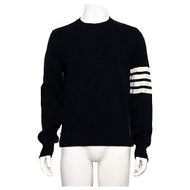 Thom Browne Herren-Strickpullover mit Rundhalsausschnitt in Milano-Stich, Navy, mit Goldknöpfen Blau