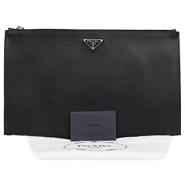 Prada Clutch in pelle Saffiano nera Nero