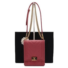 Chanel Bolsa de ombro retangular Boy North South em couro rosa com corrente e chevron Rosa