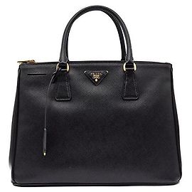 Prada Sac Tote et Sac à Main Saffiano Lux Noir