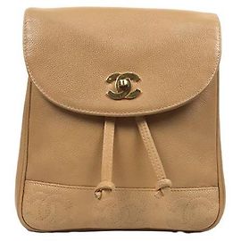 Chanel Sac à dos Triple CC en cuir caviar beige Marron