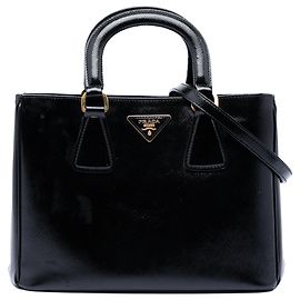 Mala de mão Prada Saffiano Vernice preta com alça superior Preto