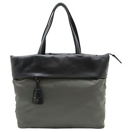 Bolsa Reversível Prada em Tessuto e Nappa Cinza Cinza