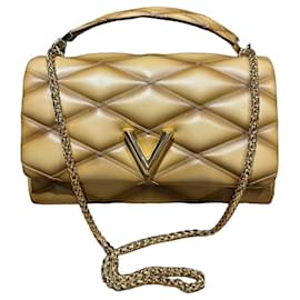 Bolso Louis Vuitton Go 14 GM Top Handle Camello