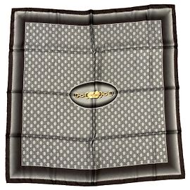 Lenço de seda Gucci GG Monogram Cinza