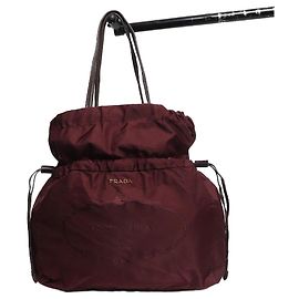 Prada Borsa tote stringata in nylon bordeaux Bordò