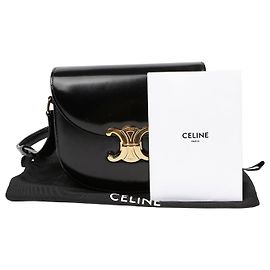 Céline Borsa a tracolla e spalla Cléa Versace Nero