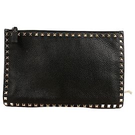 Clutch Rockstud Valentino Garavani in pelle nera Nero