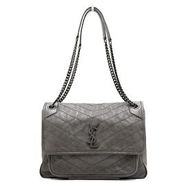 Saint Laurent Bolsa de Ombro e Crossbody NIKI Large Cinza com Corrente Prateada Marrom
