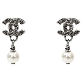 Chanel Orecchini in argento con perla e zircone Argento