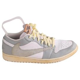 Nike Weiße Low-Top-Sneaker Weiß