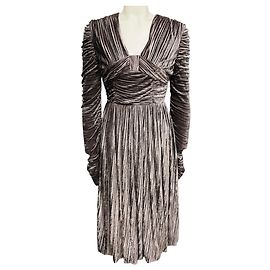 Burberry Taupe Langärmeliges Midi-Kleid aus Rippsamt Braun