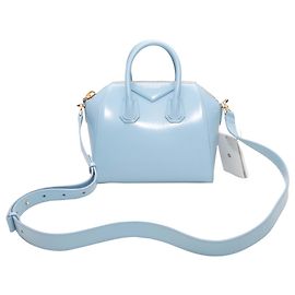 Bolso convertible de charol Givenchy azul claro Azul