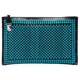 Pochette zippée Madras en chèvre tressée bleue Prada Bleu