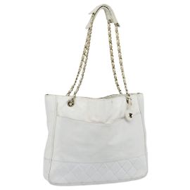 CHANEL Bolsa de Ombro com Corrente em Couro Branco e Dourado CC Outro