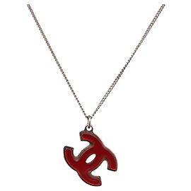 Colar CHANEL COCO Mark metal tom prateado CC Outro