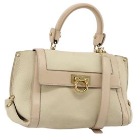 Salvatore Ferragamo Bolsa de Mão Gancini Couro 2way Ivory Gold Outro