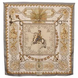 Hermès HERMES Carre 90 Schal
LVDOVICVS MAGNVS
Seide Grau Andere