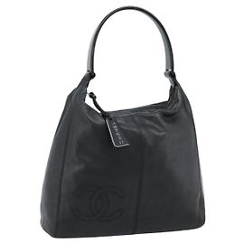 CHANEL Bolsa de Ombro em Pele de Bezerro Preta CC Outro