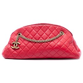 Bolso Bowling Chanel Medium Just Mademoiselle de piel de cordero rojo Roja