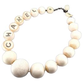 Collar de Bolas Logo Vintage Chanel Blanco