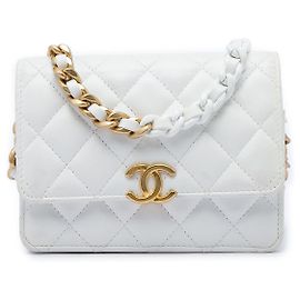 Clutch Chanel em pele de cordeiro acolchoada branca com Candy Chain Branco