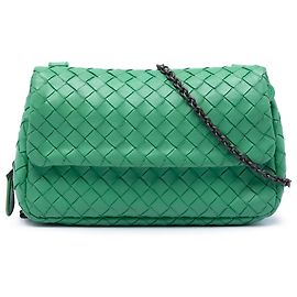 Bottega Veneta Mini Bolsa Tiracolo com Aba e Corrente Expansível em Nappa Intrecciato Verde Verde