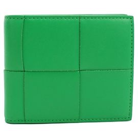 Carteira bi-fold Bottega Veneta em couro de bezerro verde Verde