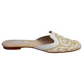 Oscar De La Renta Embroidered Mules in Beige Raffia Beige