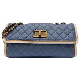 Chanel 2.55 Bolsa de Aba em Couro Azul Branco Azul