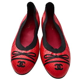 Chanel Sapatilhas em Python Vermelho e Preto Preto Vermelho