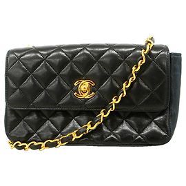 Borsa a tracolla con catena Chanel Matelassé Nero