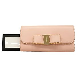 Carteira Longa de Couro com Tachas Vara da Salvatore Ferragamo Rosa