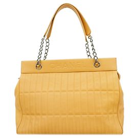 Chanel Tote Bag aus beigem Lammleder Beige